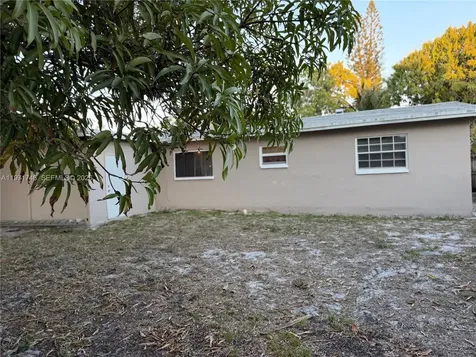 4431 NE 1st Terrace Deerfield Beach FL 33064
