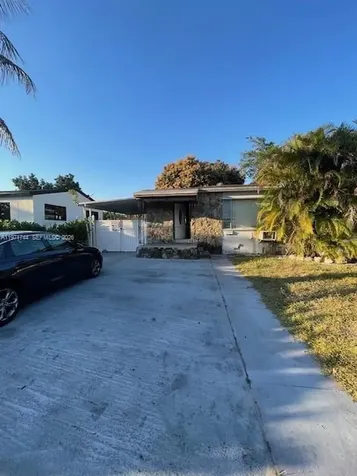 121 NE 169th Terrace North Miami Beach FL 33162