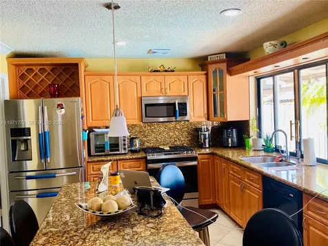 11827 NW 39th Street Sunrise FL 33323