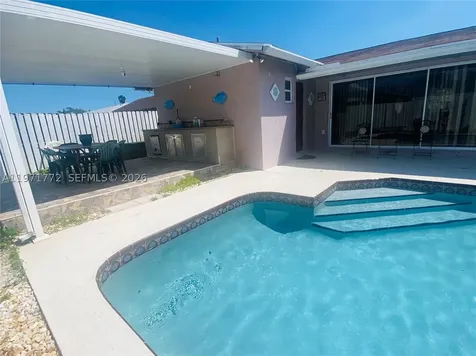 11827 NW 39th Street Sunrise FL 33323