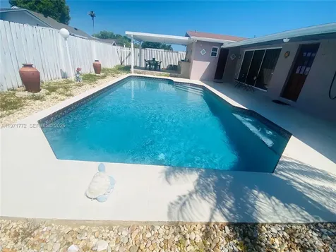 11827 NW 39th Street Sunrise FL 33323
