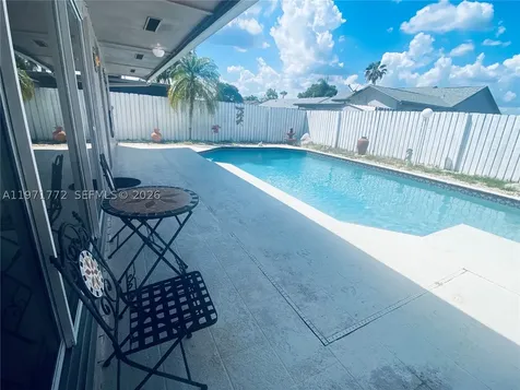 11827 NW 39th Street Sunrise FL 33323