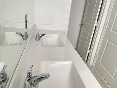 1427 SE 7th Terrace Homestead FL 33034
