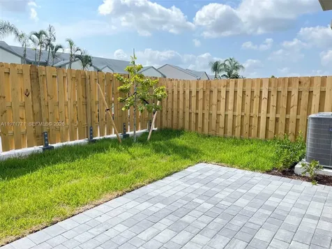 1427 SE 7th Terrace Homestead FL 33034