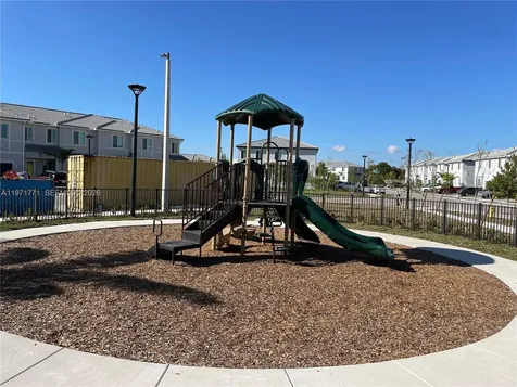 1427 SE 7th Terrace Homestead FL 33034