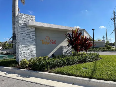 1427 SE 7th Terrace Homestead FL 33034