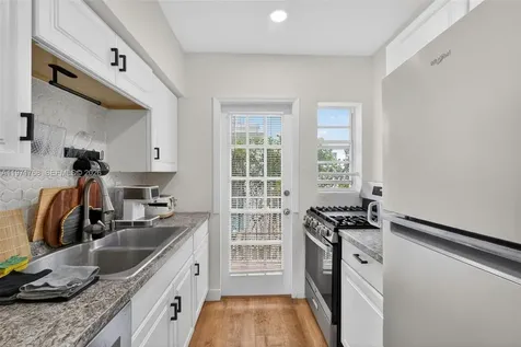911 Meridian Avenue Miami Beach FL 33139