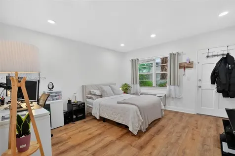 911 Meridian Avenue Miami Beach FL 33139