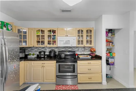 45 NE 186th Terrace Miami FL 33179