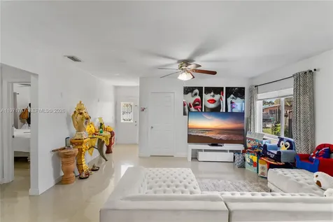 45 NE 186th Terrace Miami FL 33179