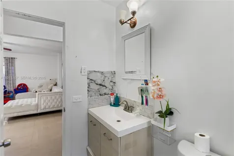 45 NE 186th Terrace Miami FL 33179