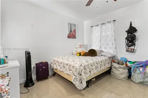 45 NE 186th Terrace Miami FL 33179