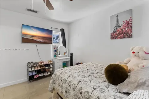 45 NE 186th Terrace Miami FL 33179