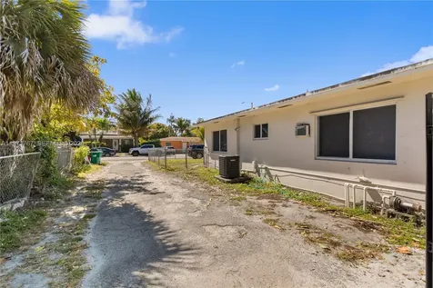 45 NE 186th Terrace Miami FL 33179