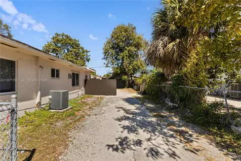 45 NE 186th Terrace Miami FL 33179
