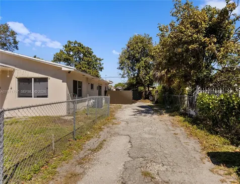 45 NE 186th Terrace Miami FL 33179