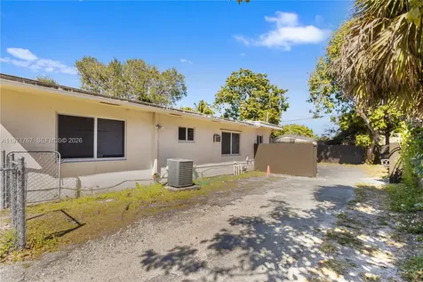 45 NE 186th Terrace Miami FL 33179