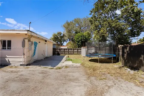 45 NE 186th Terrace Miami FL 33179