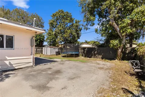 45 NE 186th Terrace Miami FL 33179