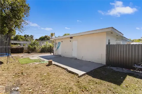 45 NE 186th Terrace Miami FL 33179