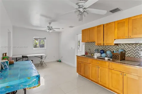 45 NE 186th Terrace Miami FL 33179