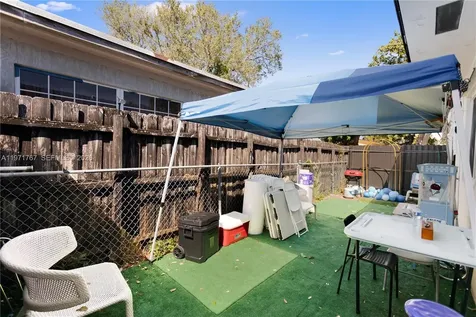 45 NE 186th Terrace Miami FL 33179