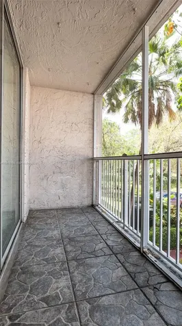 8421 NW 8th Street Miami FL 33126