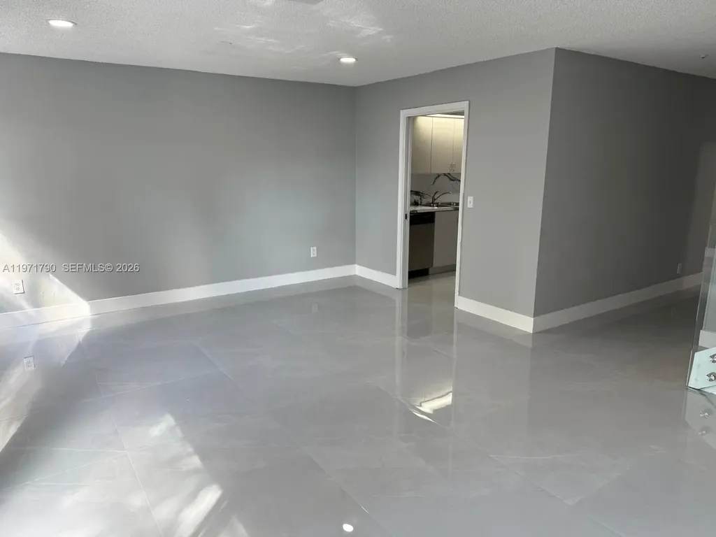 2700 N 34th Avenue Hollywood FL 33021