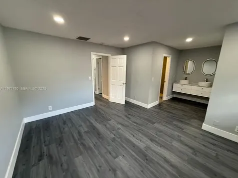 2700 N 34th Avenue Hollywood FL 33021