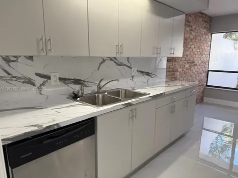2700 N 34th Avenue Hollywood FL 33021
