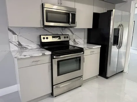 2700 N 34th Avenue Hollywood FL 33021