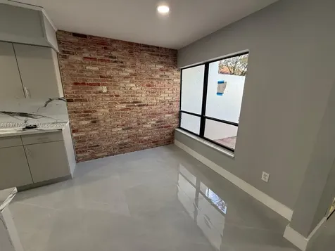 2700 N 34th Avenue Hollywood FL 33021