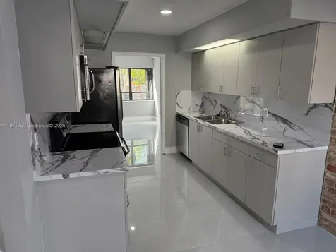 2700 N 34th Avenue Hollywood FL 33021