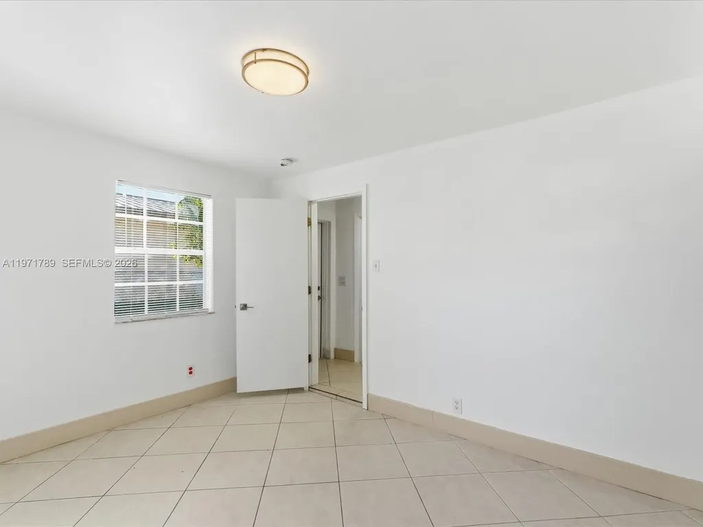 1561 SW 44th Terrace Fort Lauderdale FL 33317