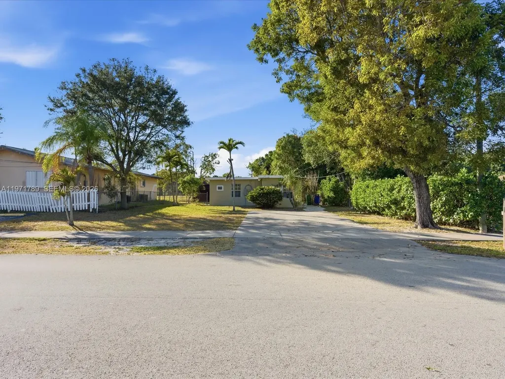 1561 SW 44th Terrace Fort Lauderdale FL 33317