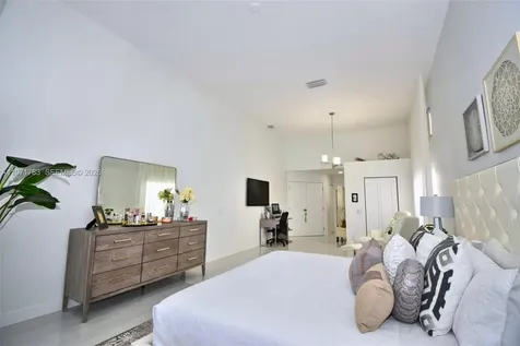 710 Lake Boulevard Weston FL 33326