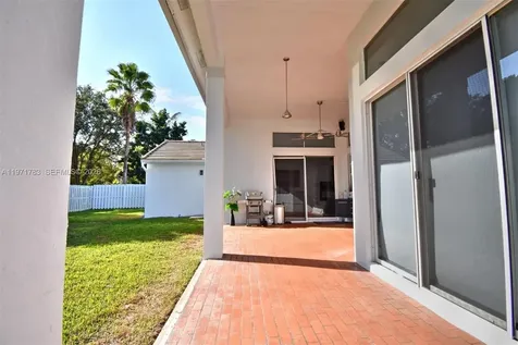 710 Lake Boulevard Weston FL 33326