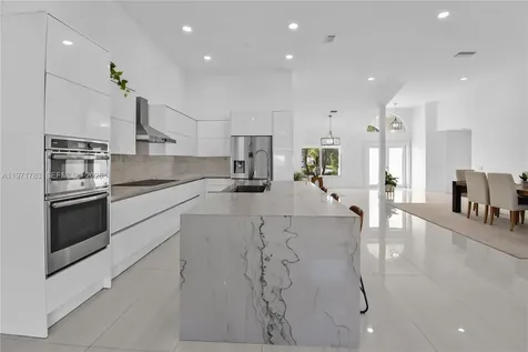 710 Lake Boulevard Weston FL 33326