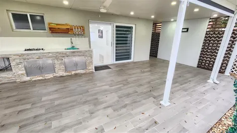 16515 SW 97th Street Miami FL 33196