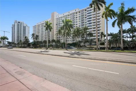 5600 Collins Avenue Miami Beach FL 33140
