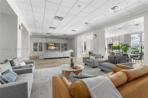 5600 Collins Avenue Miami Beach FL 33140
