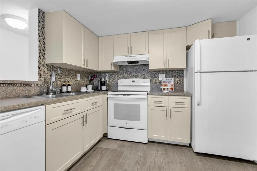 9785 Nob Hill Court Sunrise FL 33351