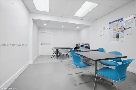 10405 NW 37th Terrace Doral FL 33178