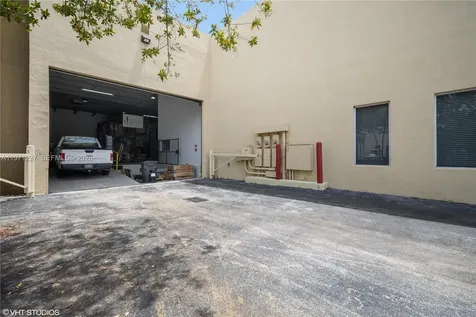 10405 NW 37th Terrace Doral FL 33178