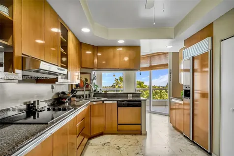 21150 Point Place Aventura FL 33180