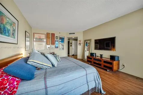 21150 Point Place Aventura FL 33180