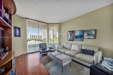 21150 Point Place Aventura FL 33180