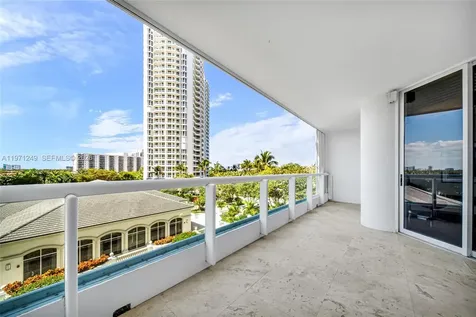 21150 Point Place Aventura FL 33180
