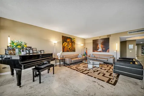 21150 Point Place Aventura FL 33180