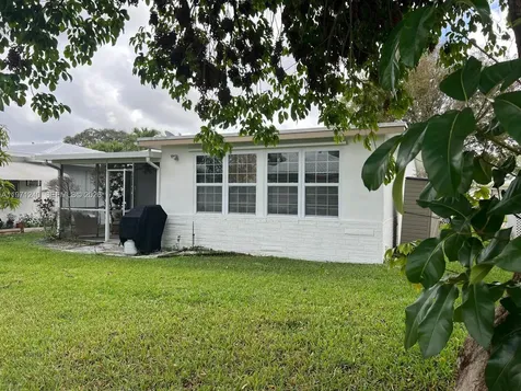 6805 NW 75th Street Tamarac FL 33321